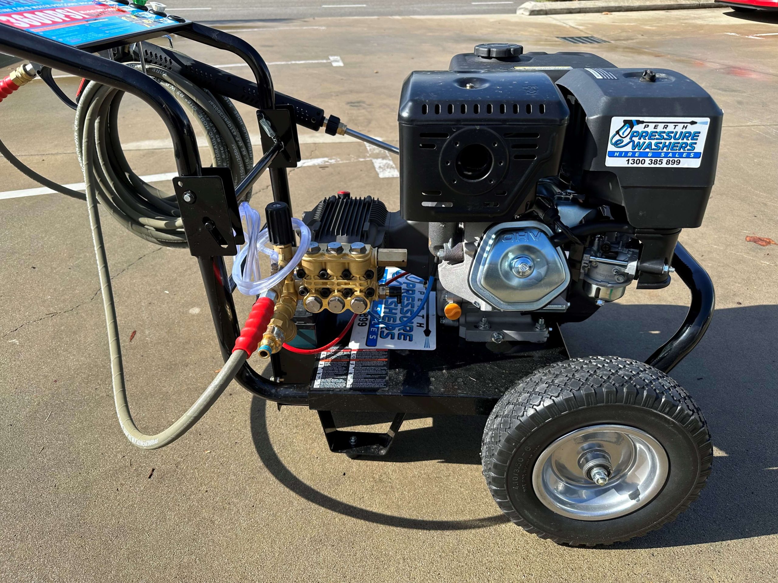 3000 PSI 12.5LPM Petrol Cold Water Pressure Washer Recoil Start Roll